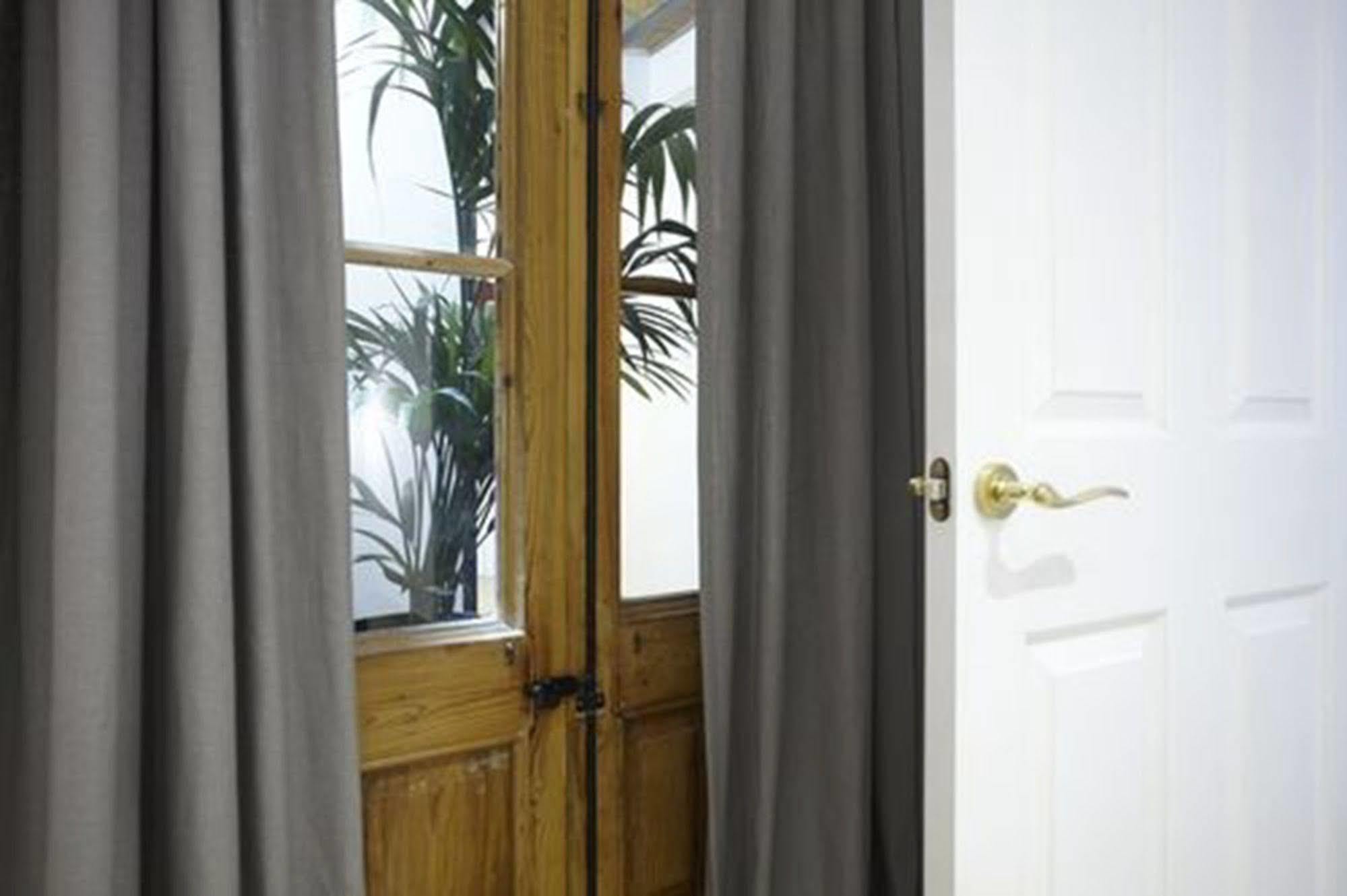 L'Escudellers By The Streets Apartment Barcelona Ngoại thất bức ảnh
